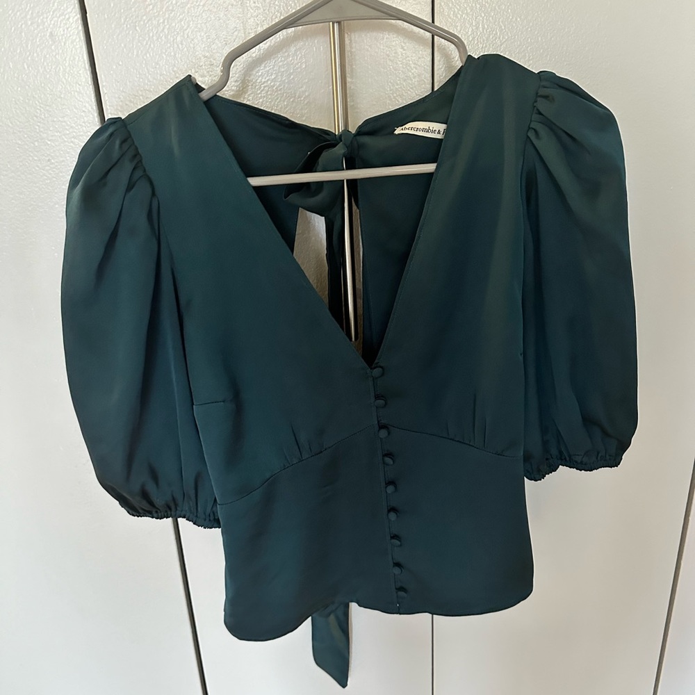 Abercrombie & Fitch Puff Sleeve Blouse
